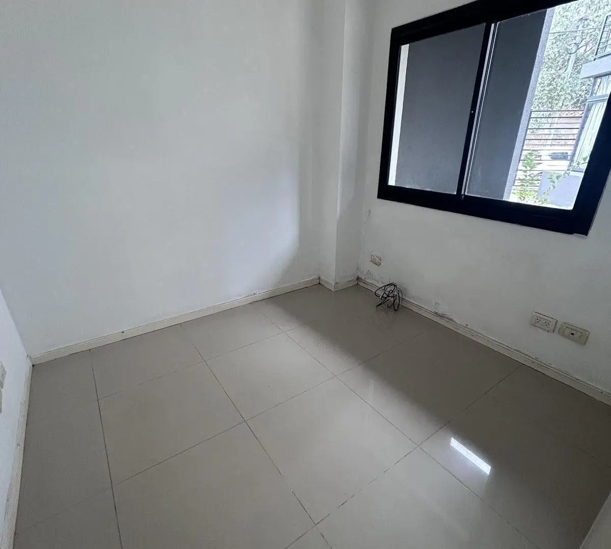 DEPARTAMENTO EN ALQUILER P.B. 5