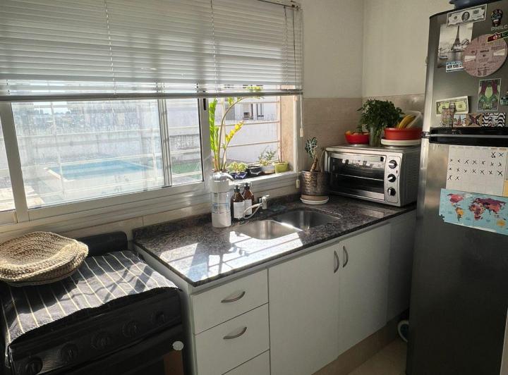 Se alquila depto un dormitorio en Complejo con patio, pileta y asadores. 4