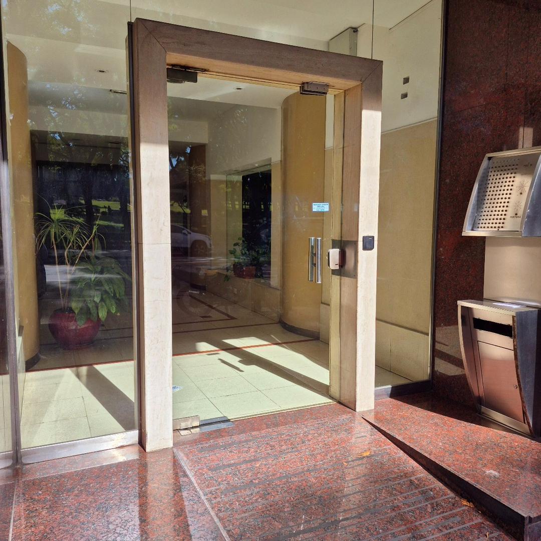 Venta Departamento 115 m, Excelente Ubicación, 5 Amb. 4