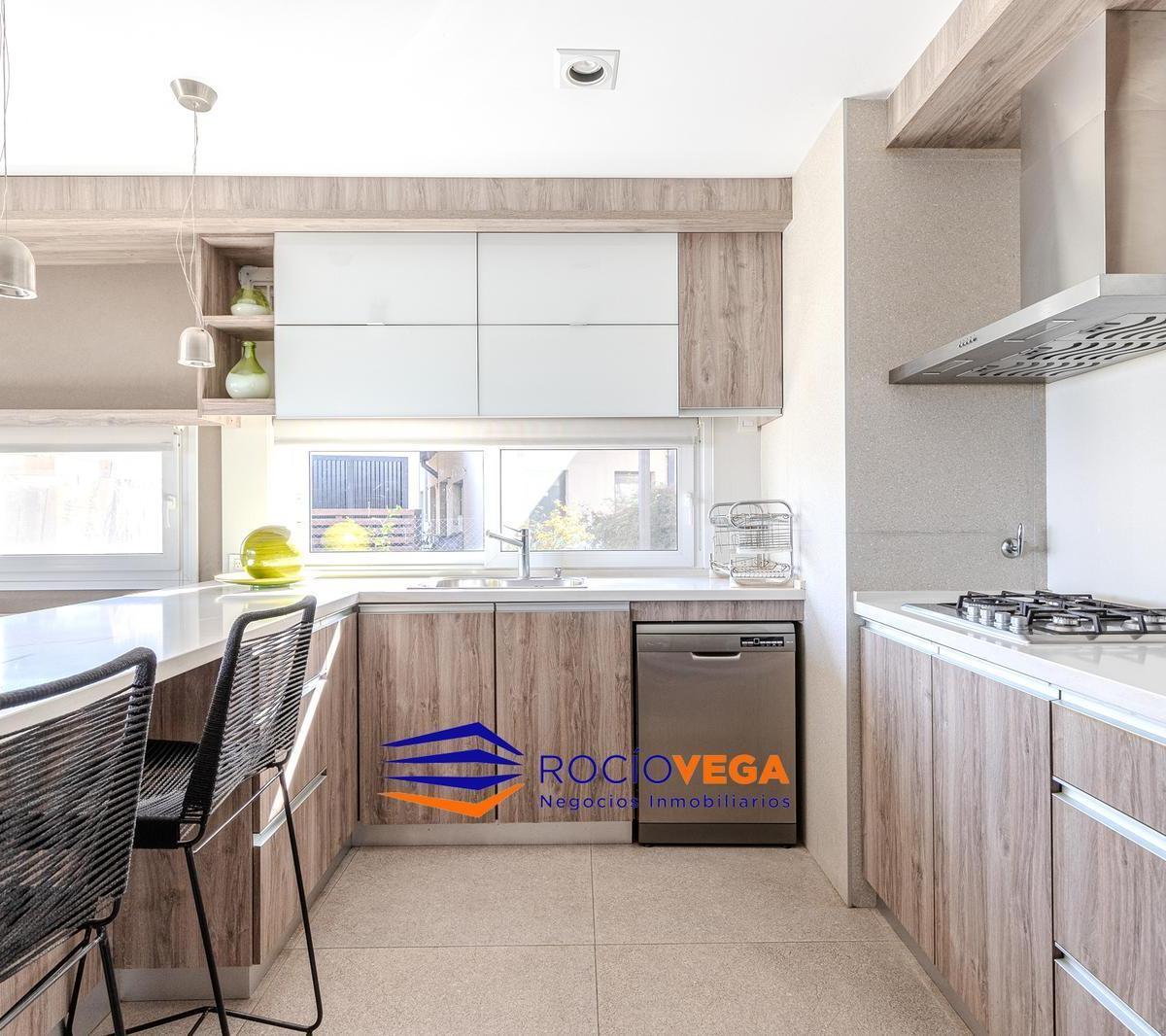 Venta de Casa en El Barrio El Canton Norte a Laguna 2