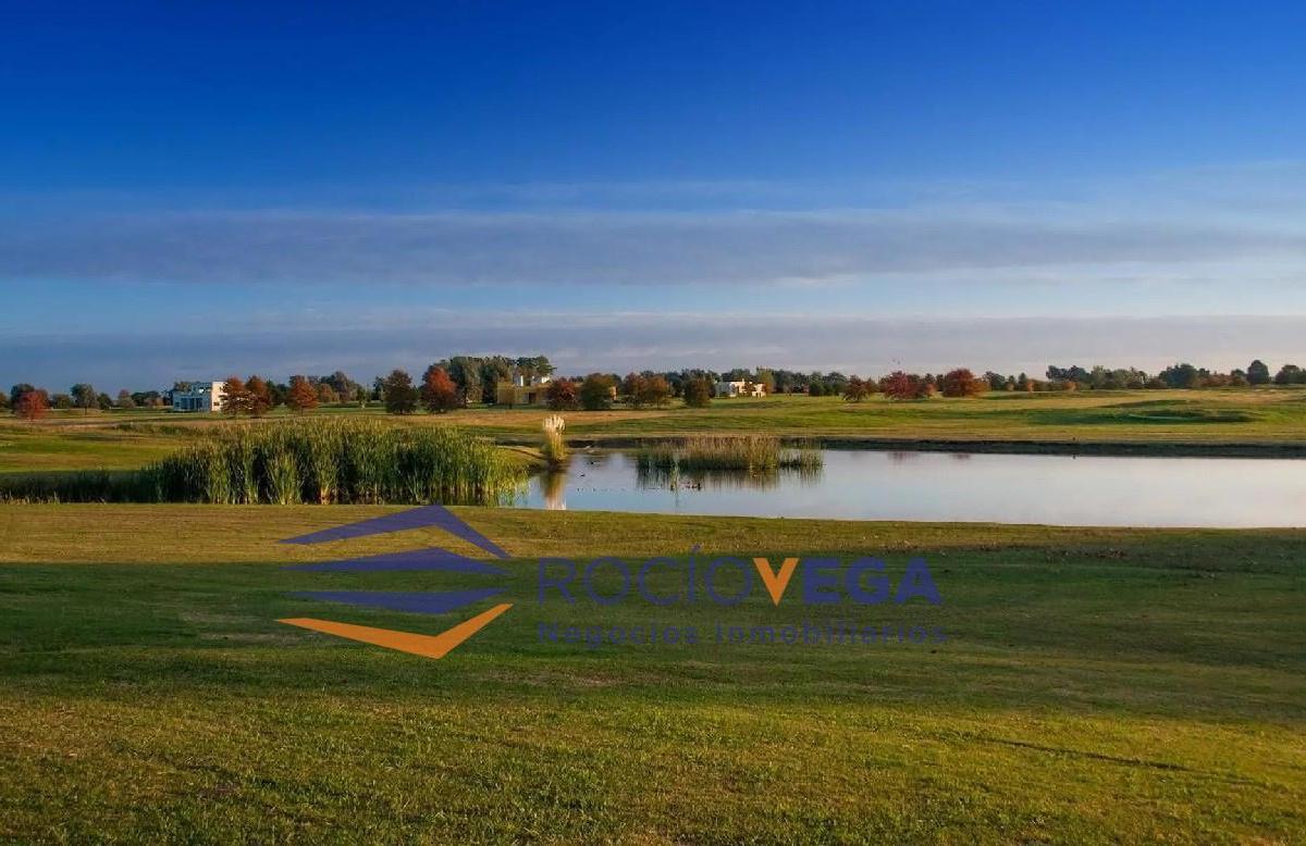 Terreno en venta en la Primavera Golf