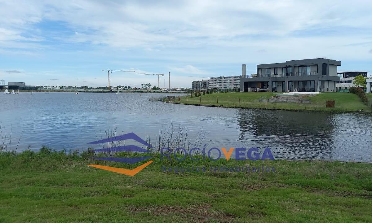 Venta de lote al agua en Barrio Marinas Puertos del Lago, Escobar