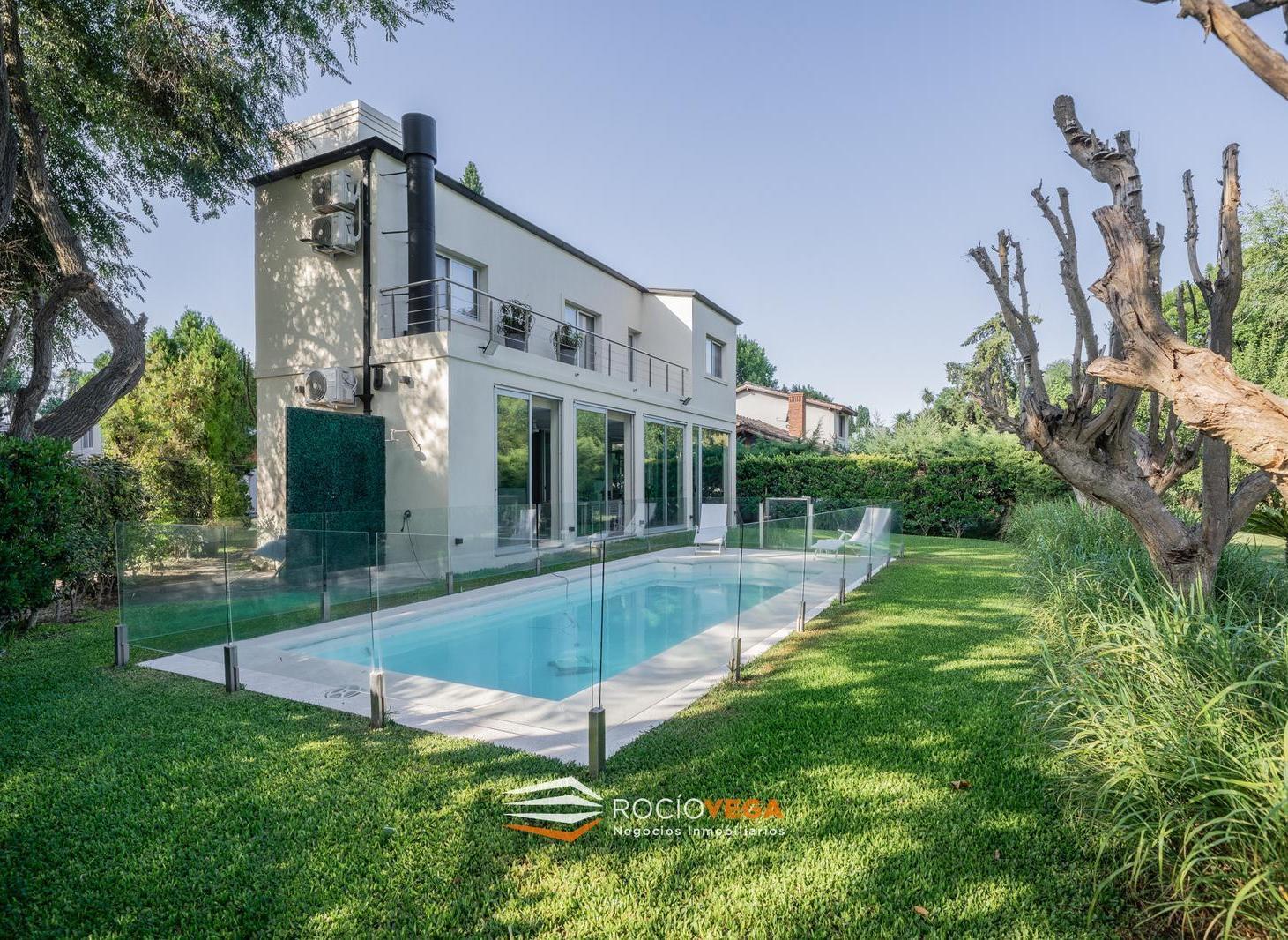 Casa a la venta en Country Banco Provincia