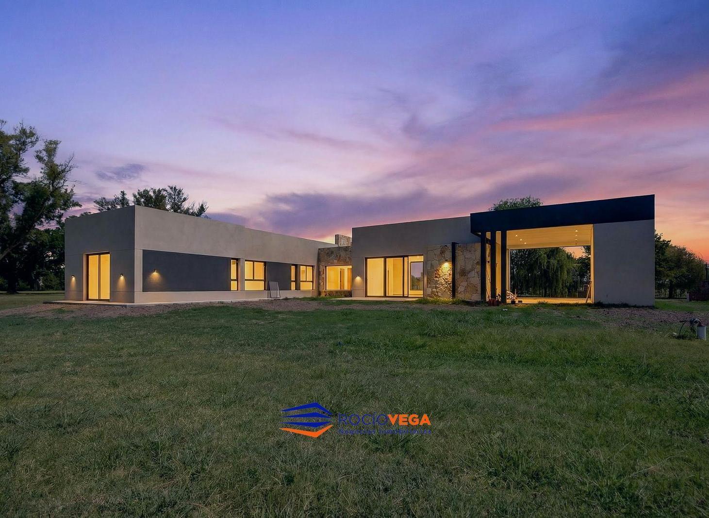 Casa a la venta en La Elina, Comarcas de Lujan, a estrenar