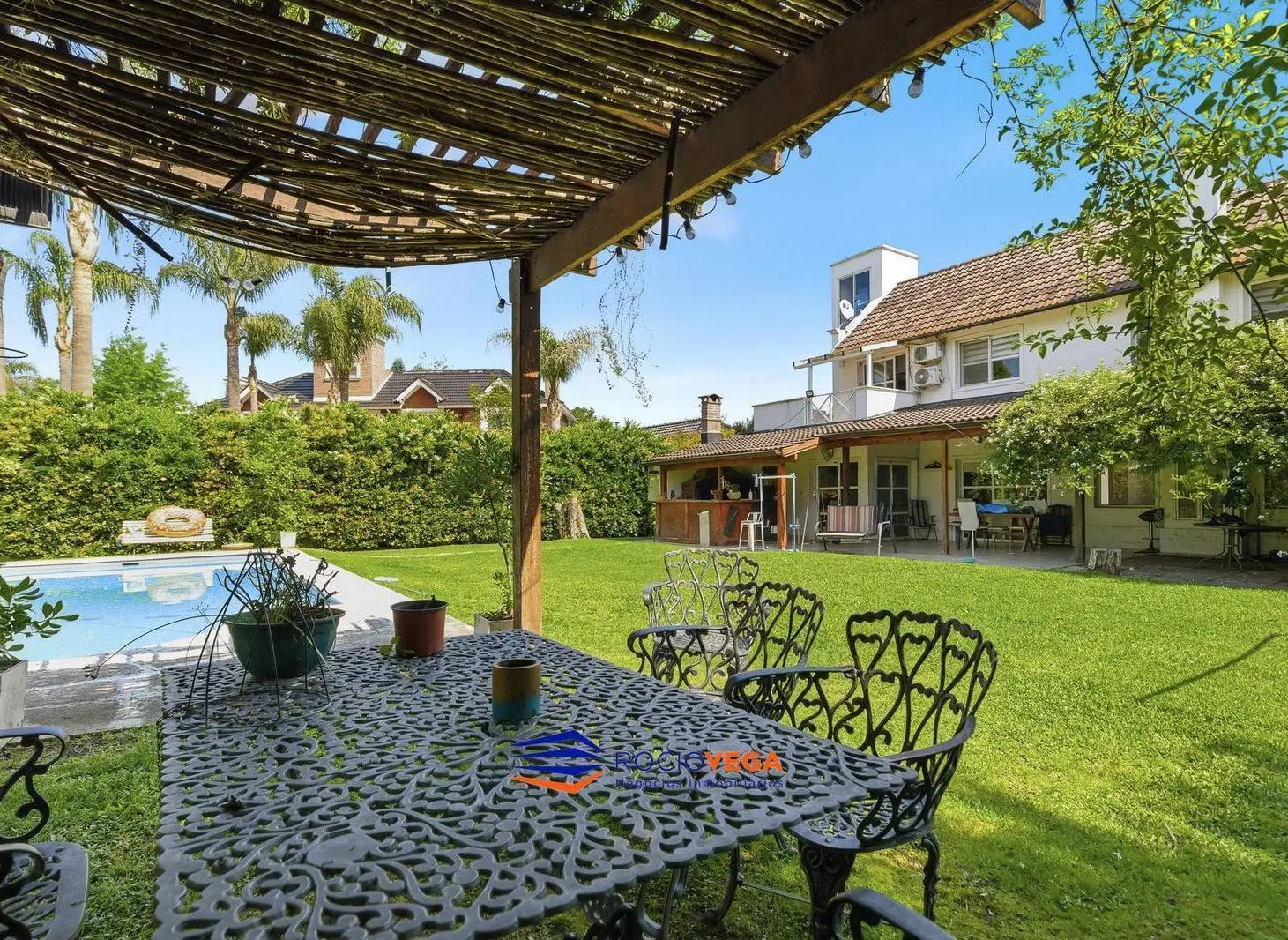 Casa a la venta y/o alquiler en Campos de Alvarez 4