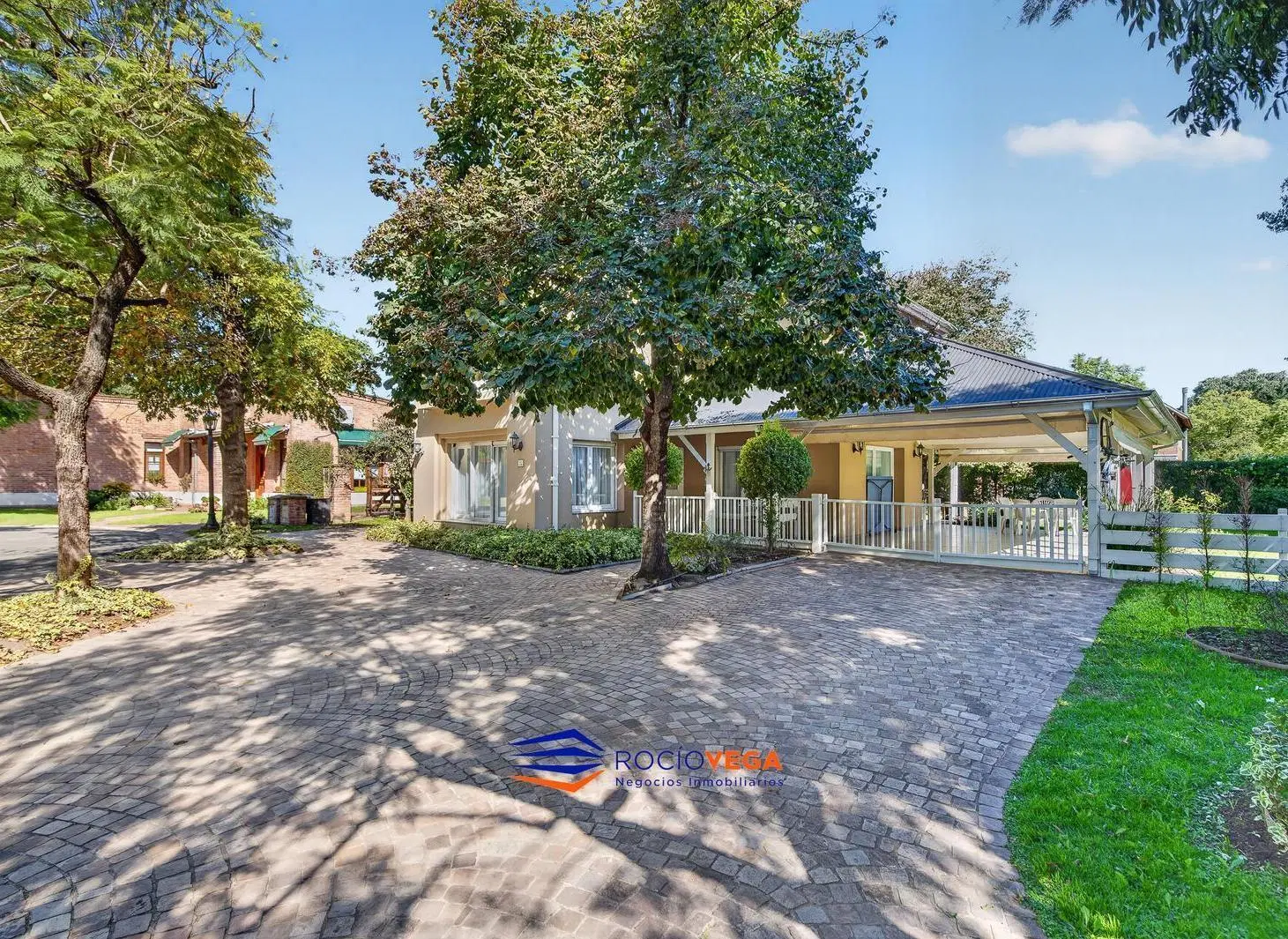 Casa a la Venta en el Casco de Moreno 4