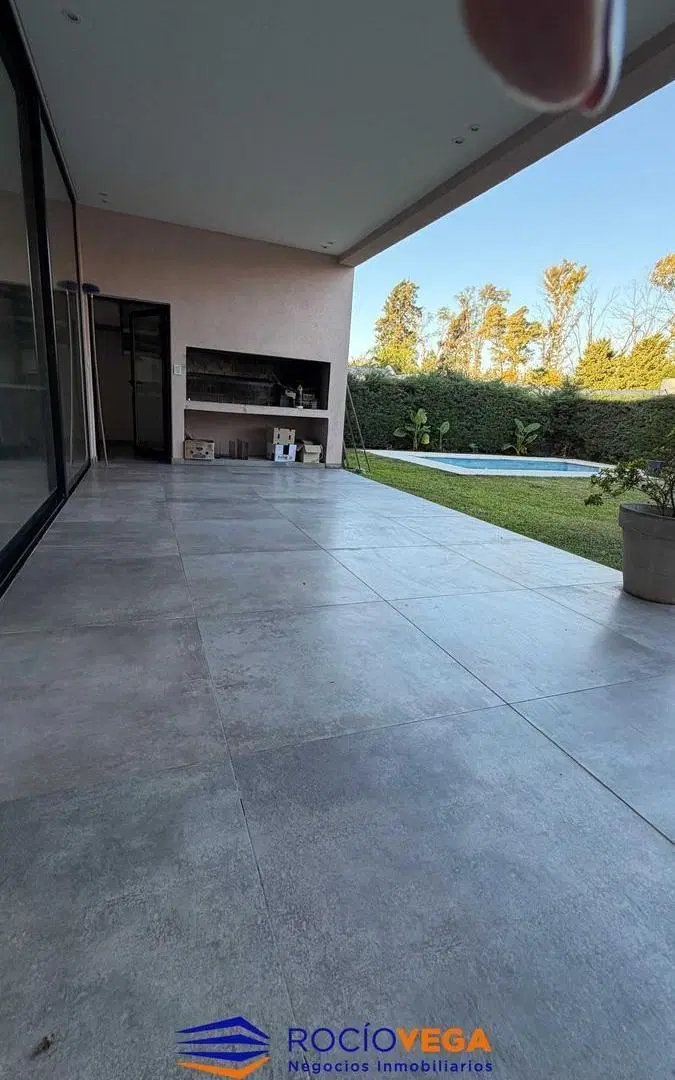 Casa a la venta en Barrio Privado Astorga,La Reja 2