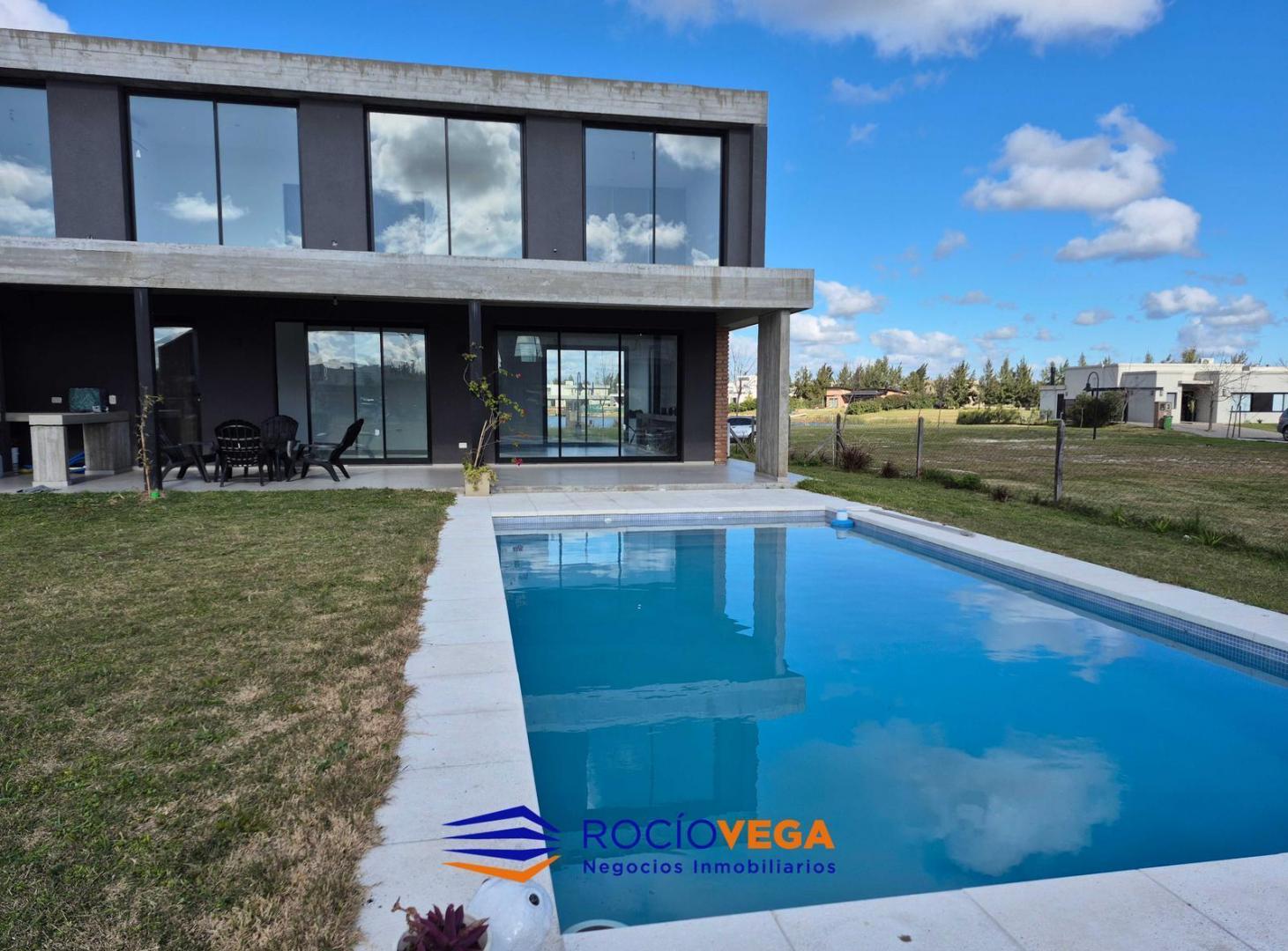 Casa en Venta en barrio El Naudir Escobar