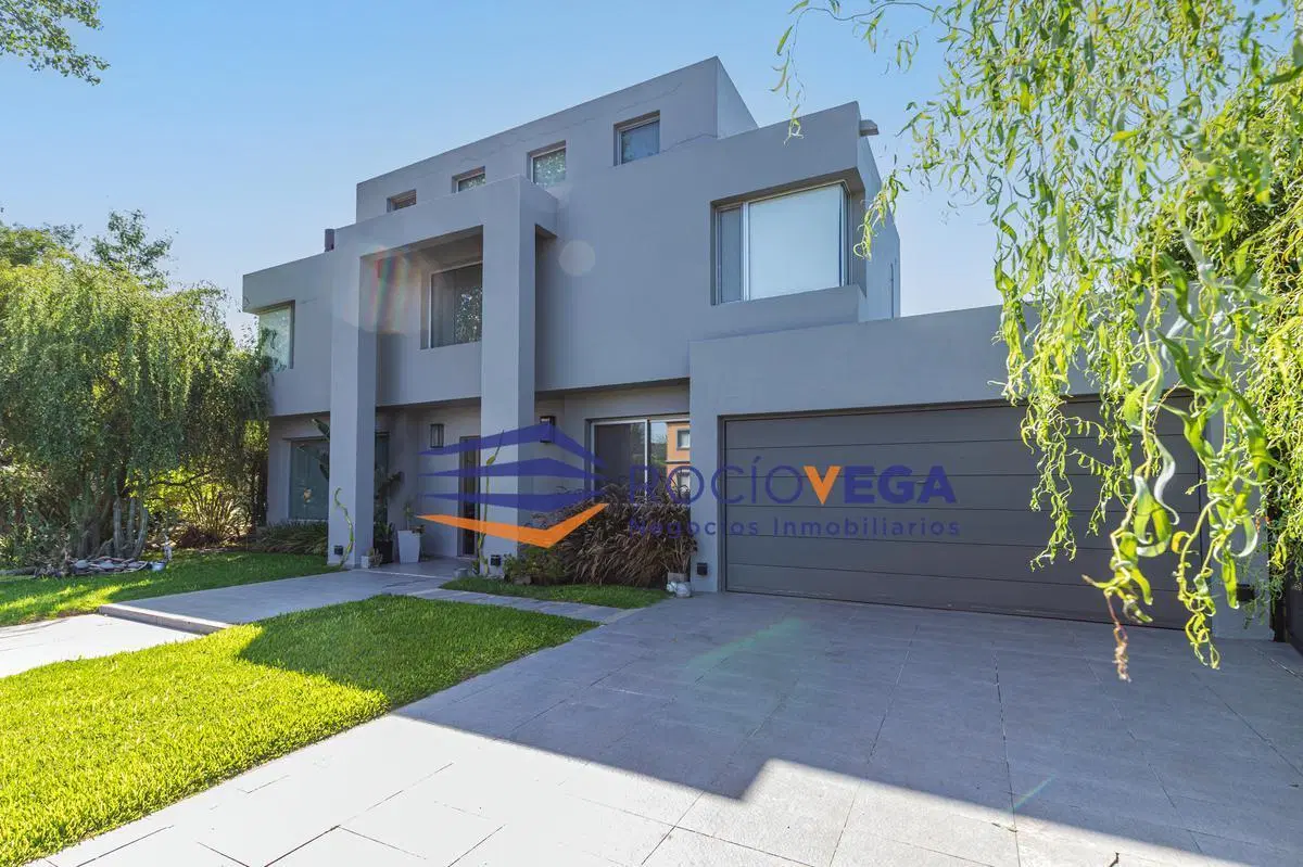 Casa en venta en  Campos de Alvarez Moreno 2