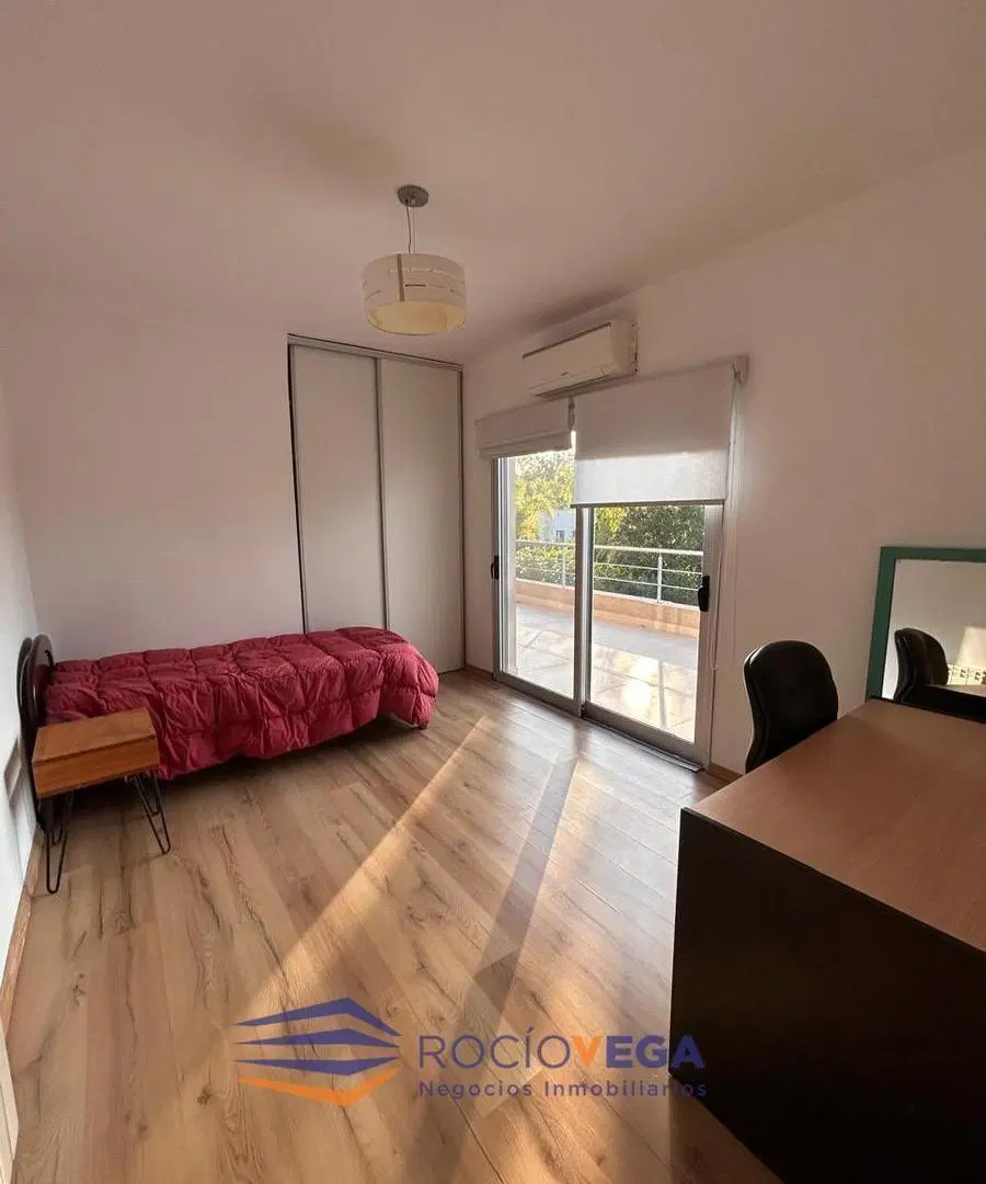 Casa en alquiler en barrio Santa Ana Moreno 4