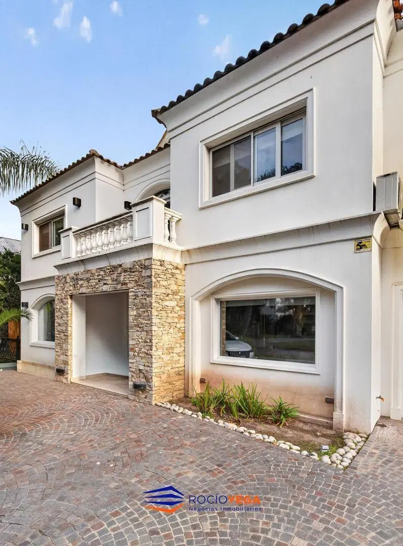 Casa a la venta en Campos de Alvarez, Francisco Alvarez 3