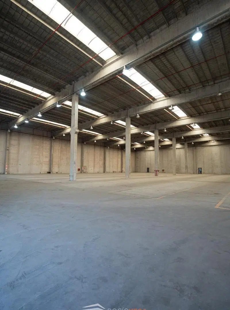 Nave premiun Industrial en alquiler en La Reja Chica, Moreno 4