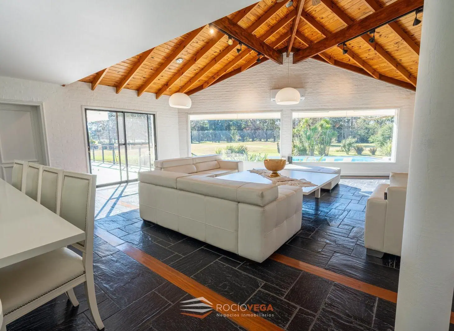 Casa en Venta sobre Golf en Country San Diego Moreno  Acceso Oeste km 42 3