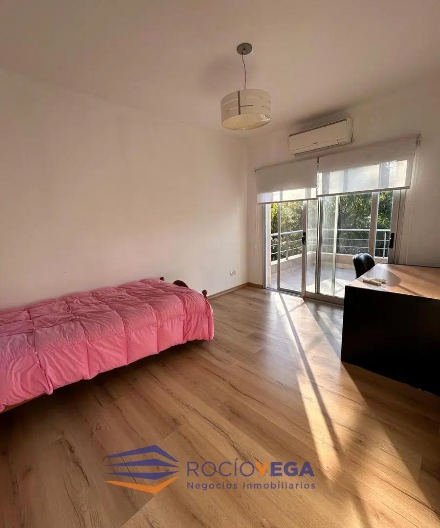Casa en venta en barrio Santa Ana Moreno 4