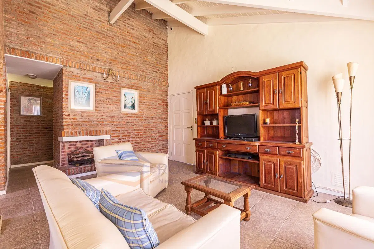 Casa en venta en Country Banco Provincia Francisco Álvarez Moreno 2