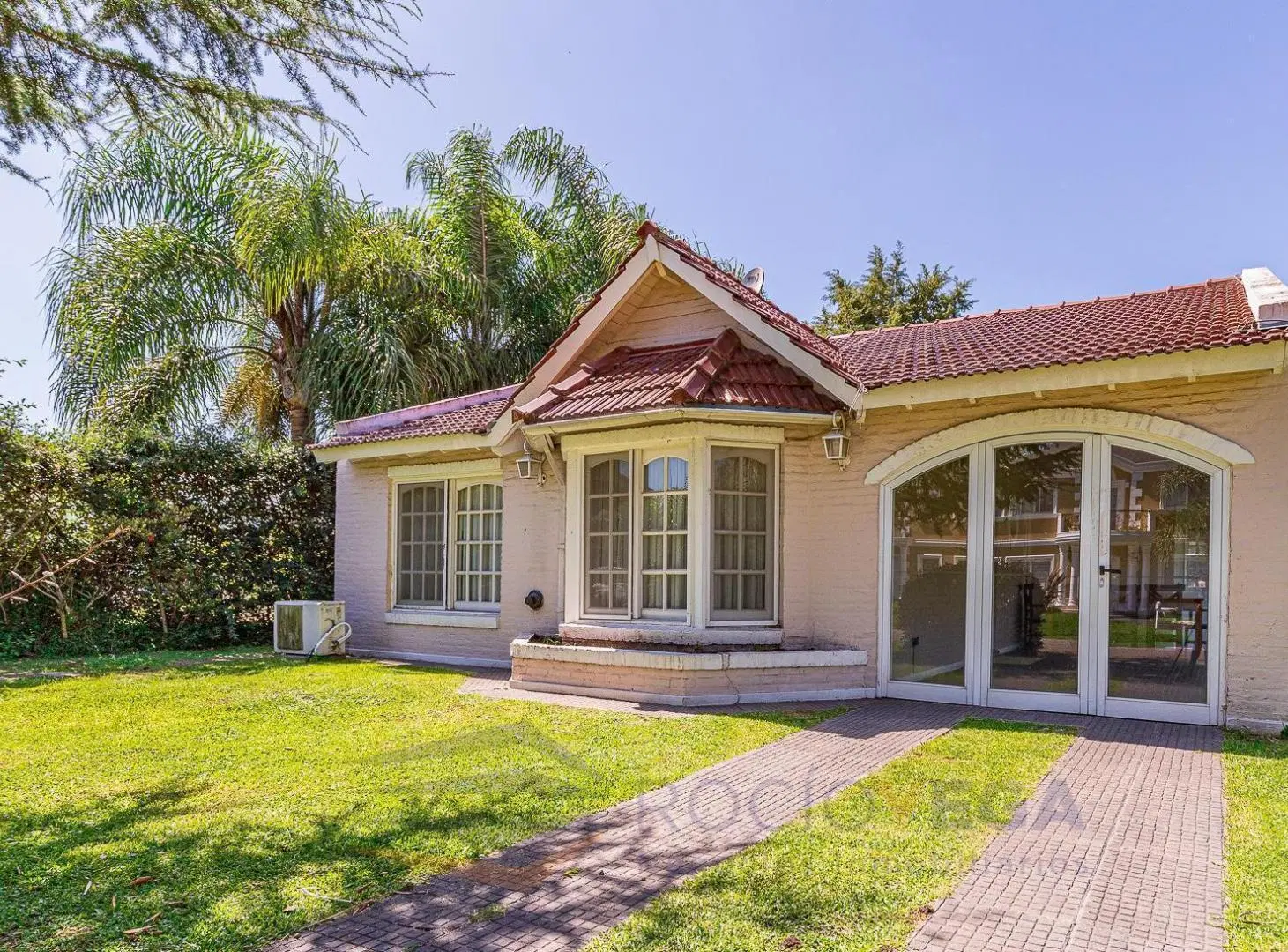 Casa en venta en Country Banco Provincia Francisco Álvarez Moreno 3