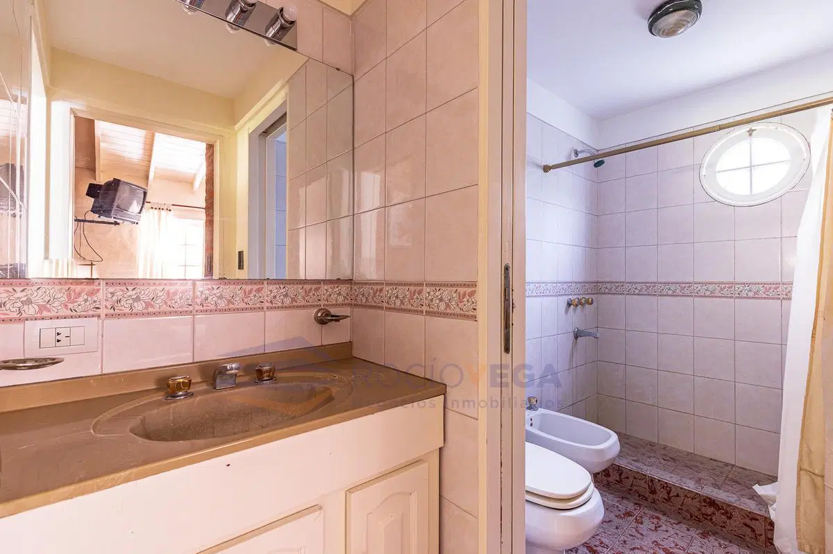 Casa en venta en Country Banco Provincia Francisco Álvarez Moreno 8