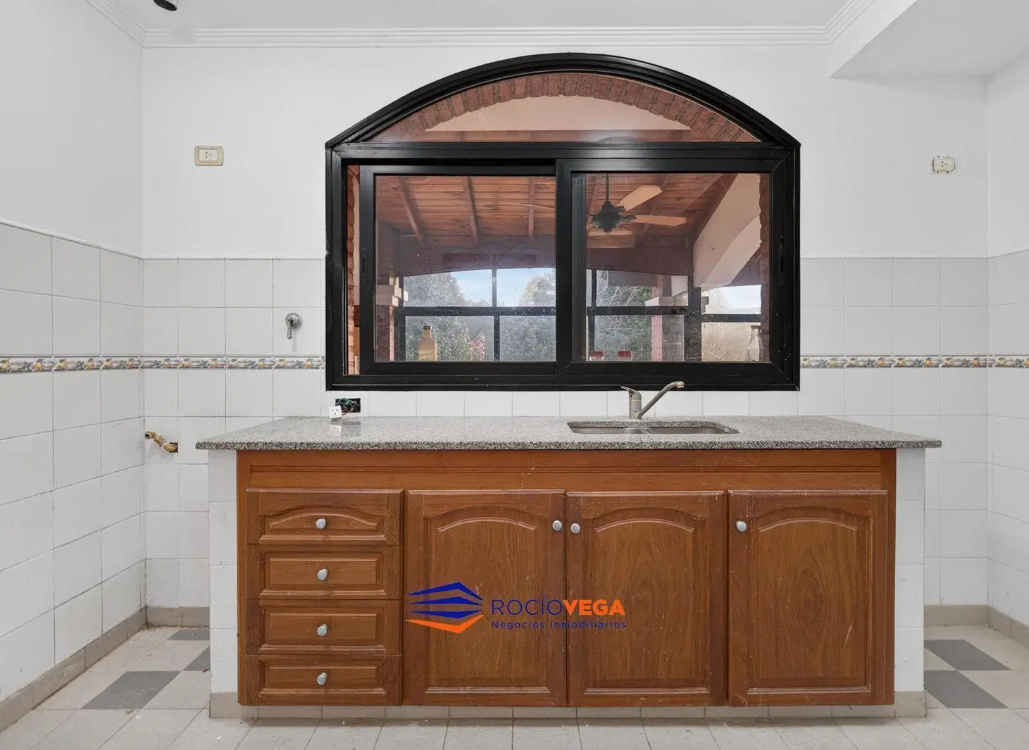 Casa a la Venta en Campos de Alvarez,Moreno 1
