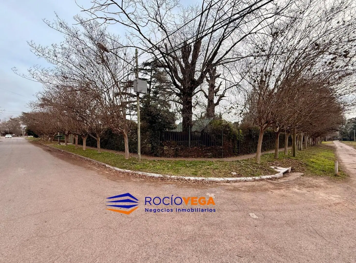 Casaquinta a la venta en Francisco Alvarez 4