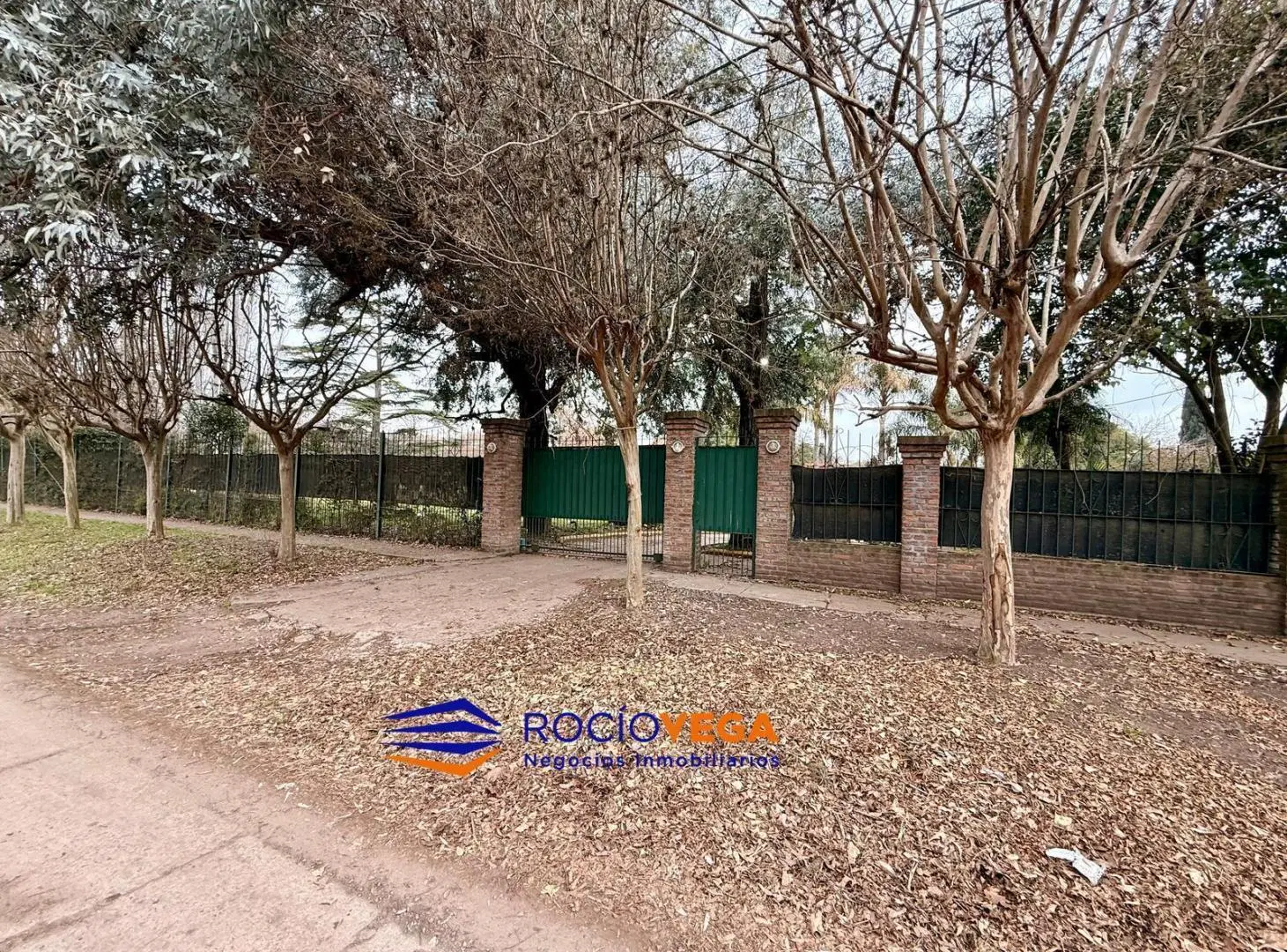 Casaquinta a la venta en Francisco Alvarez 3