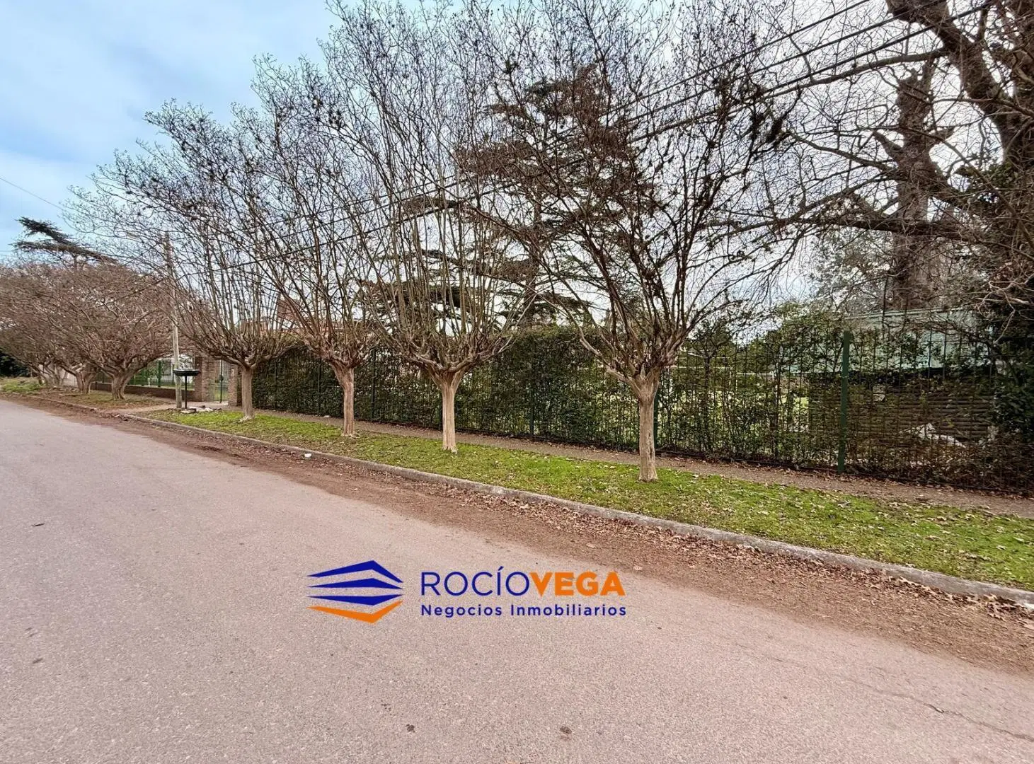 Casaquinta a la venta en Francisco Alvarez 1