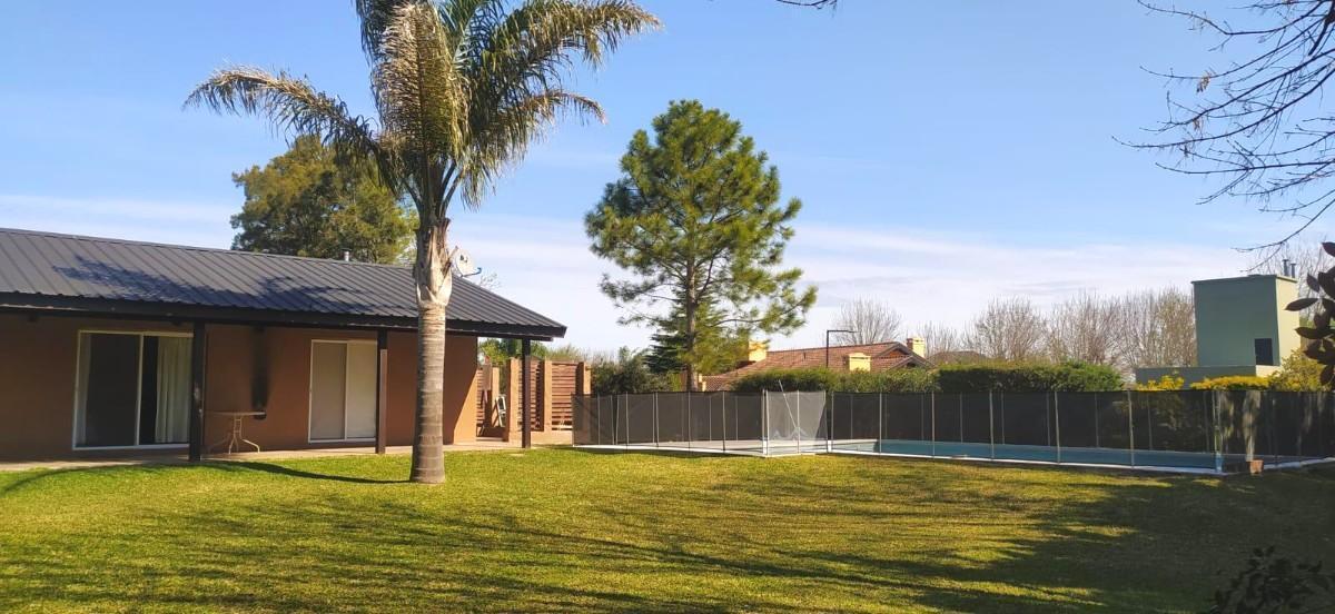 Foto de Casa en venta en Club de Campo Los Puentes, Lujan, imagen 1