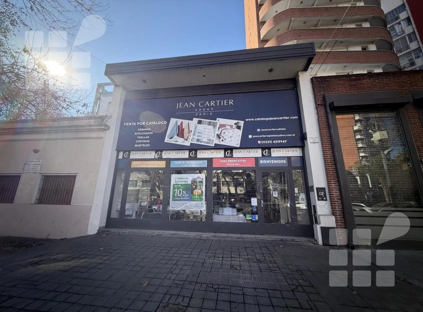 Local en 13 y plaza paso 2
