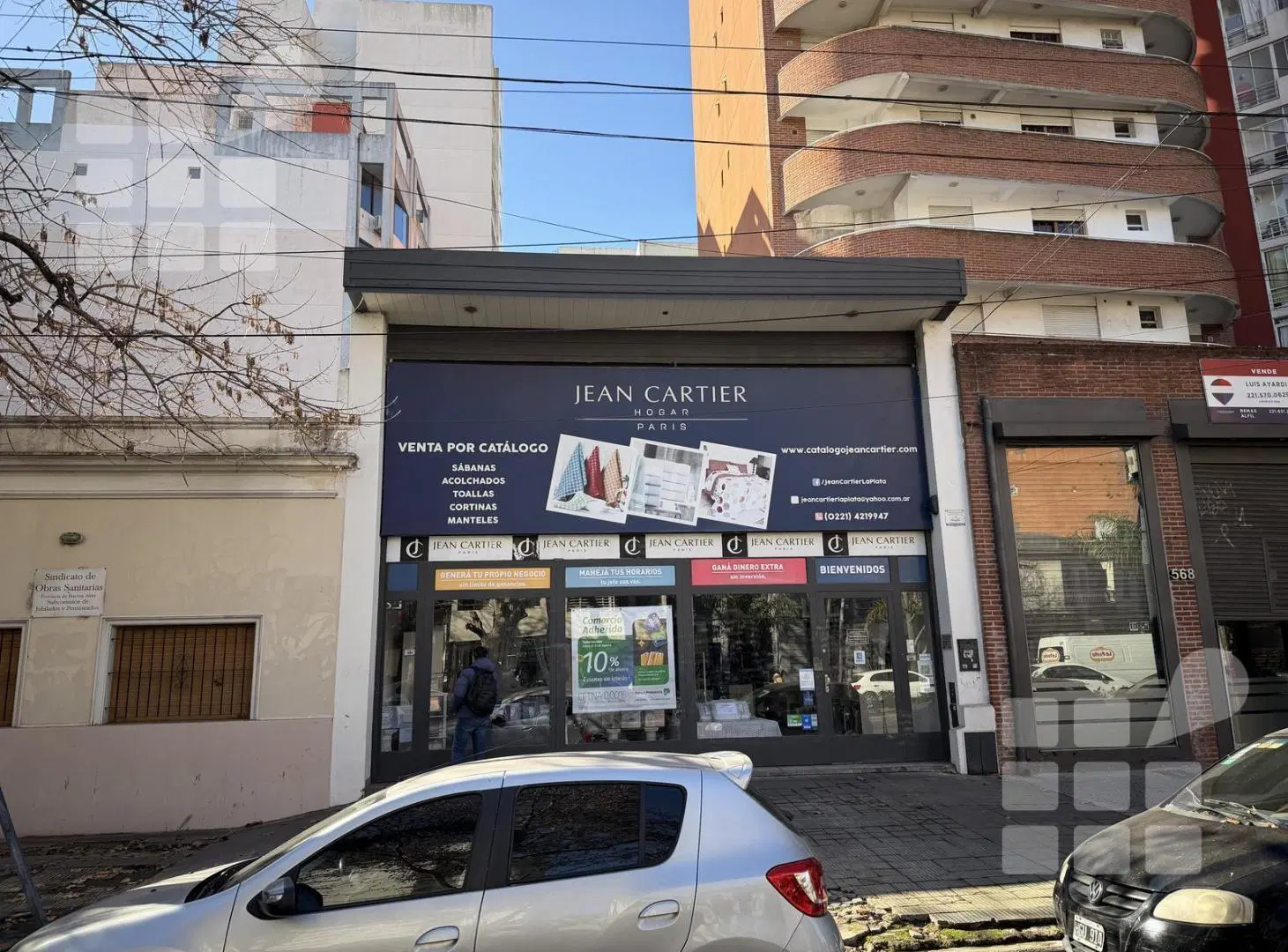 Local en 13 y plaza paso 1