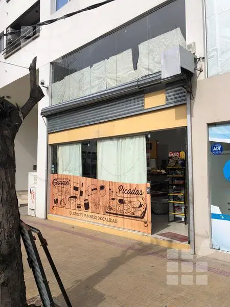 Local - La Plata 2