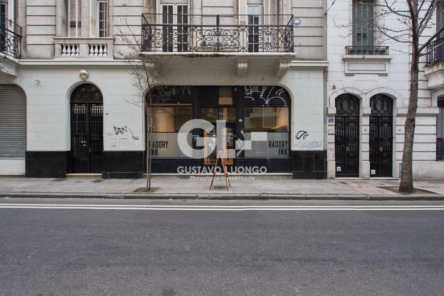 Local 200 m2 apto todo destino, incluso gastronomía. Con renta.
