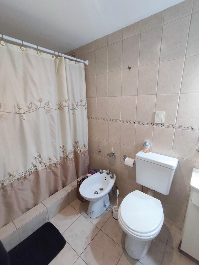 Departamento en Venta en Morón, G. B. a. Zona Oeste, Argentina 2