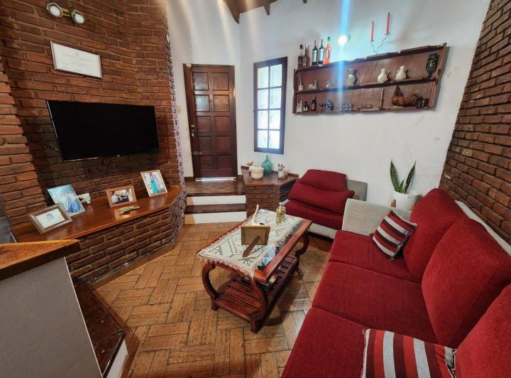 Foto de HERMOSA CASA A LA VENTA EN S.A. DE PADUA, MERLO - BS.AS., imagen 3