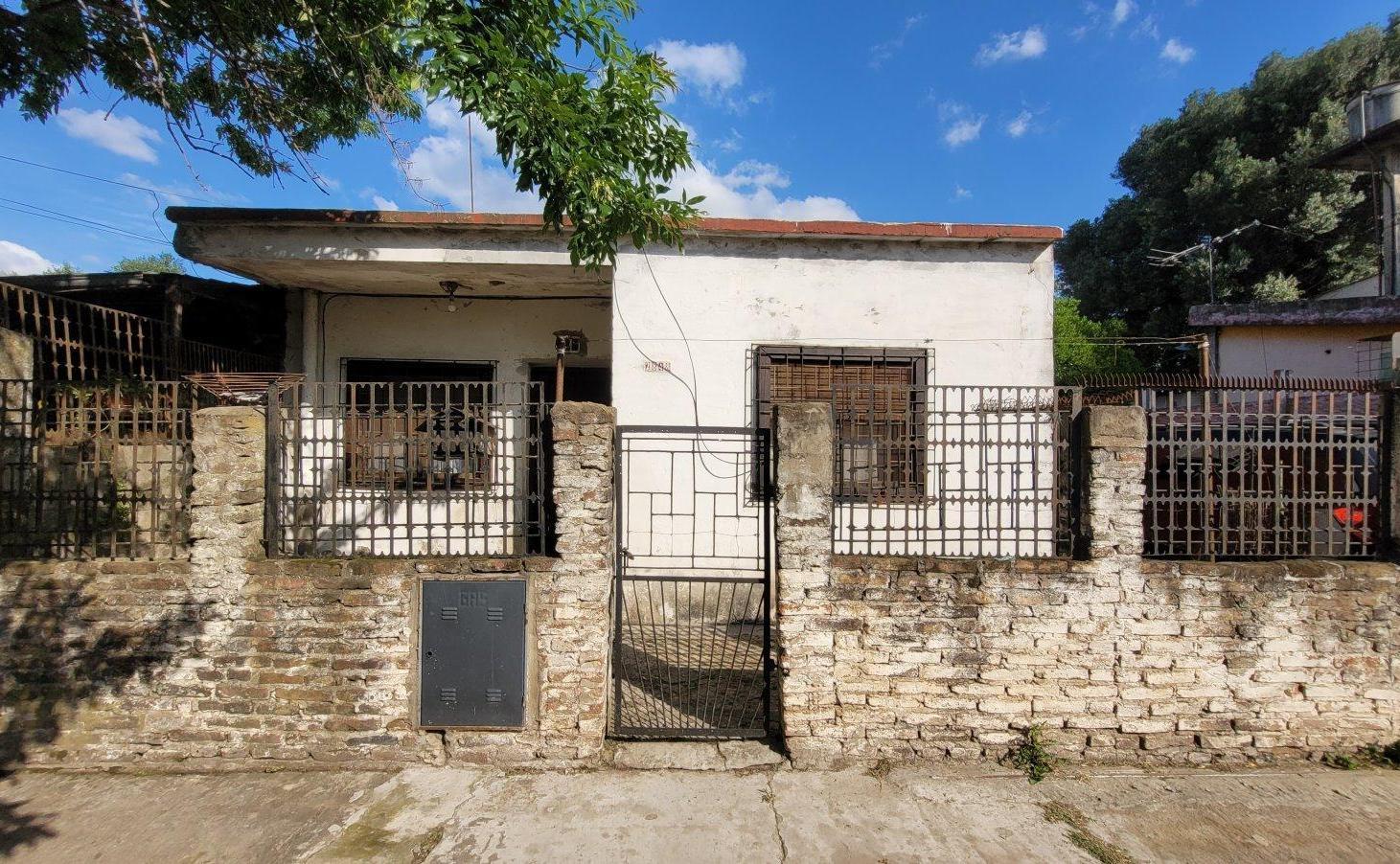 LINDA OPORTUINDAD CASA A LA VENTA EN LIBERTAD, MERLO - BS.AS.