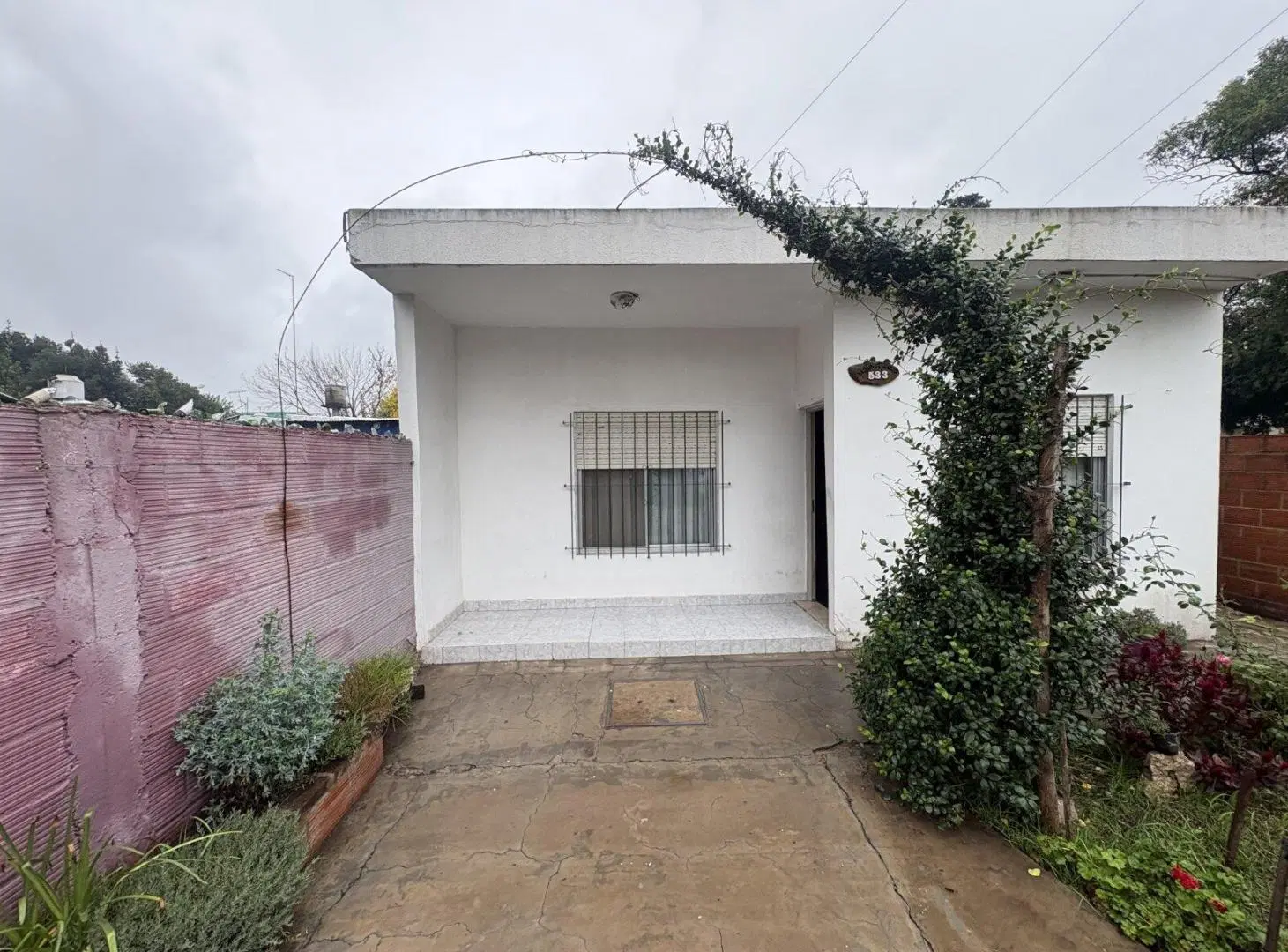 Casa 3 Ambientes con un dpto atrás 1