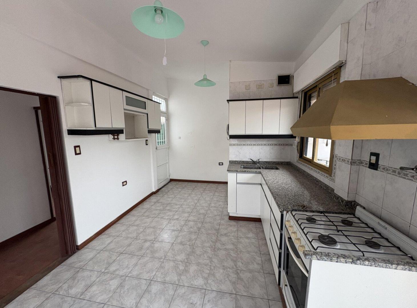Foto de Dpto 3 Ambientes con Cochera y Terraza - Merlo Centro - Bs. As., imagen 5