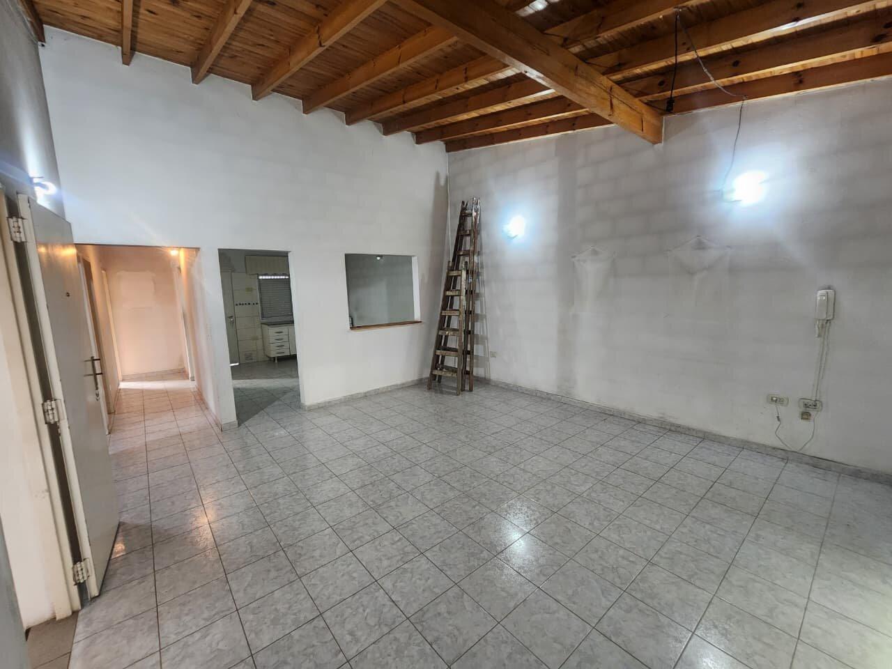 Departamento 3 ambientes con cochera en alquiler