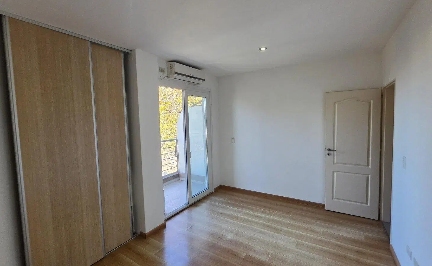 INCRIBLE DEPARTAMENTO A LA VENTA EN EL CENTRO DE MERLO CON 2 DORMITORIOS Y COCHERA 5