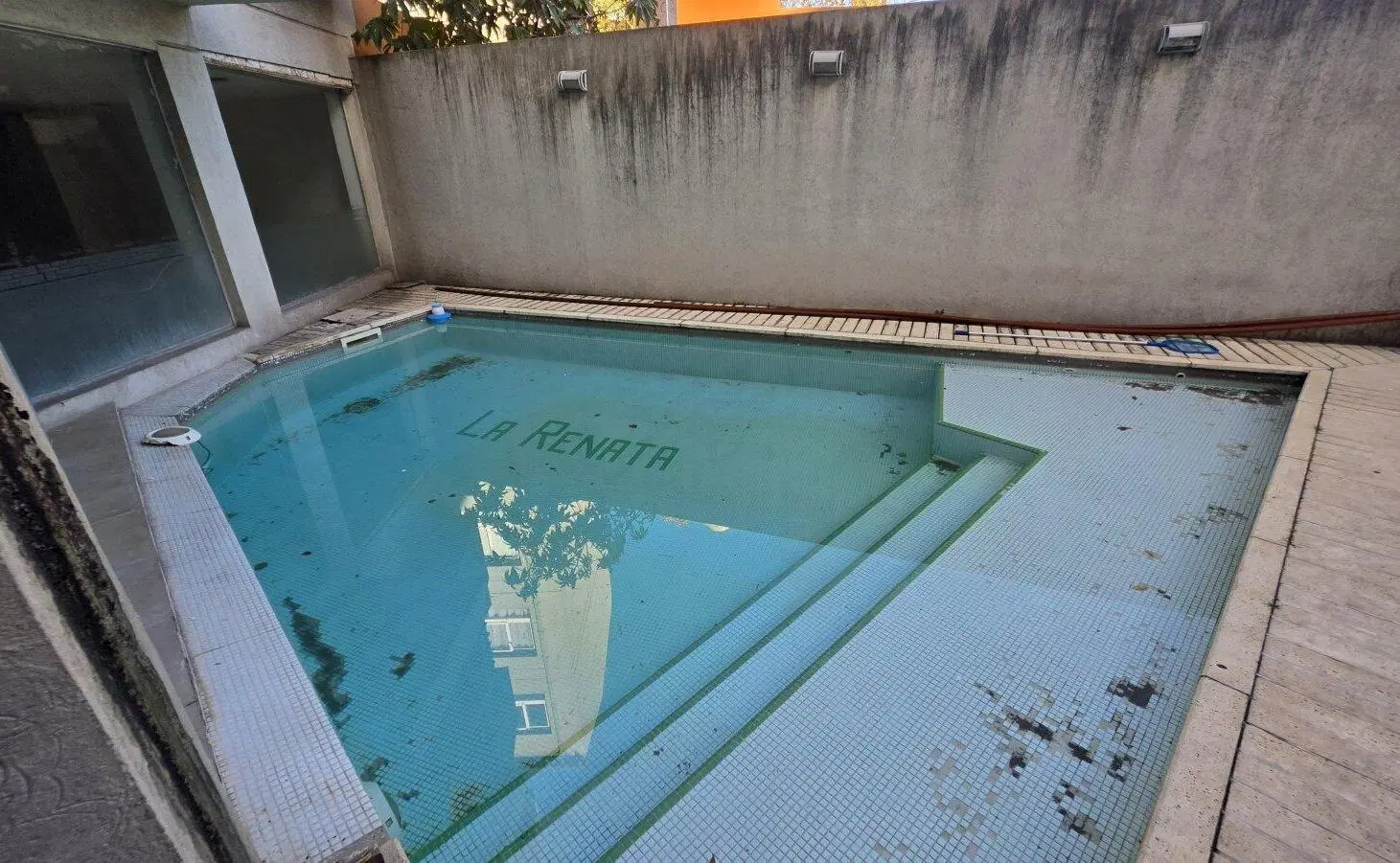 INCRIBLE DEPARTAMENTO A LA VENTA EN EL CENTRO DE MERLO CON 2 DORMITORIOS Y COCHERA 2