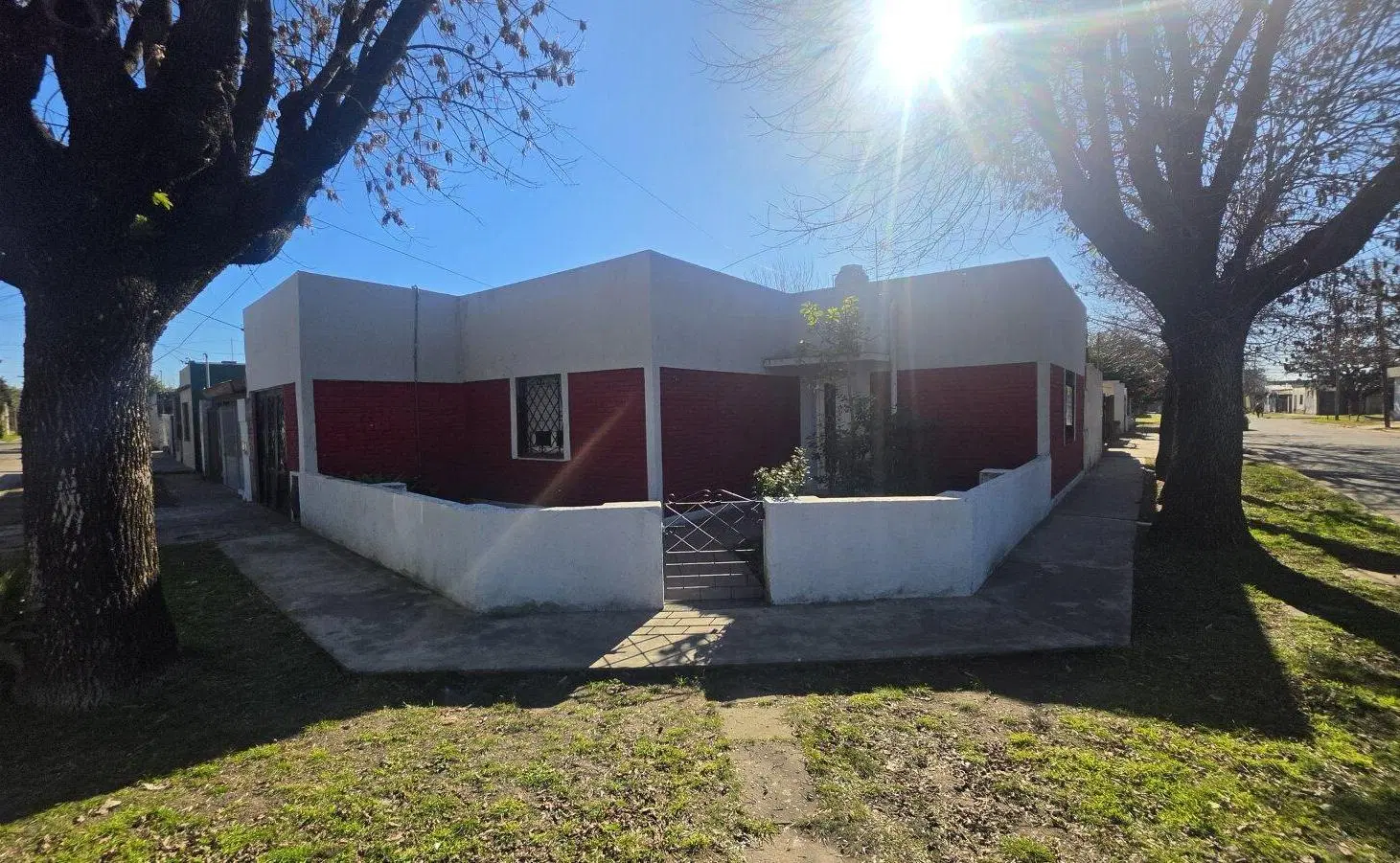 CASA A LA VENTA EN SAN ANTONIO DE PADUA , MERLO - BS.AS. / A RECICLAR 4