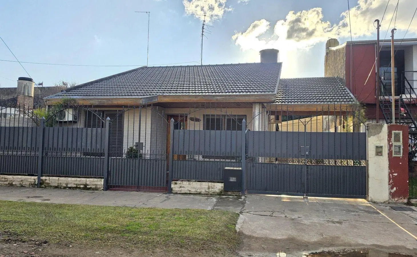 CASA EN PH CON AMPLIO FONDO + DEPTO - LISTA PARA IR A VIVIR - EN MERLO, BS.AS. 3
