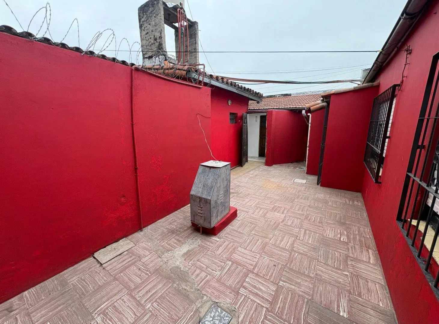 DEPARTAMENTO 2 AMBIENTES CON PATIO EN ALQUILER , LIBERTAD, MERLO - BS.AS. 2