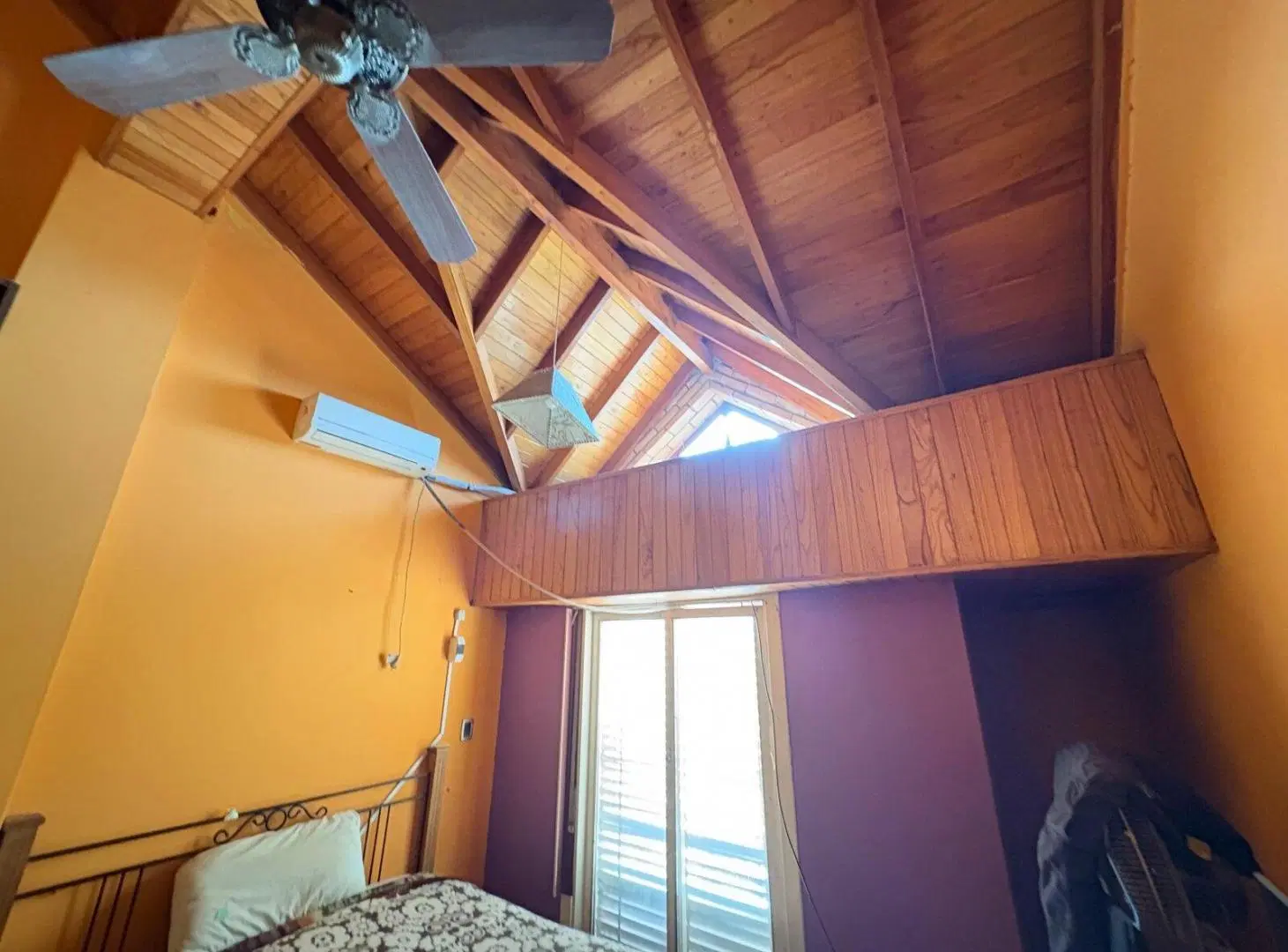 IMPORTANTE CASA A LA VENTA EN MERLO 3