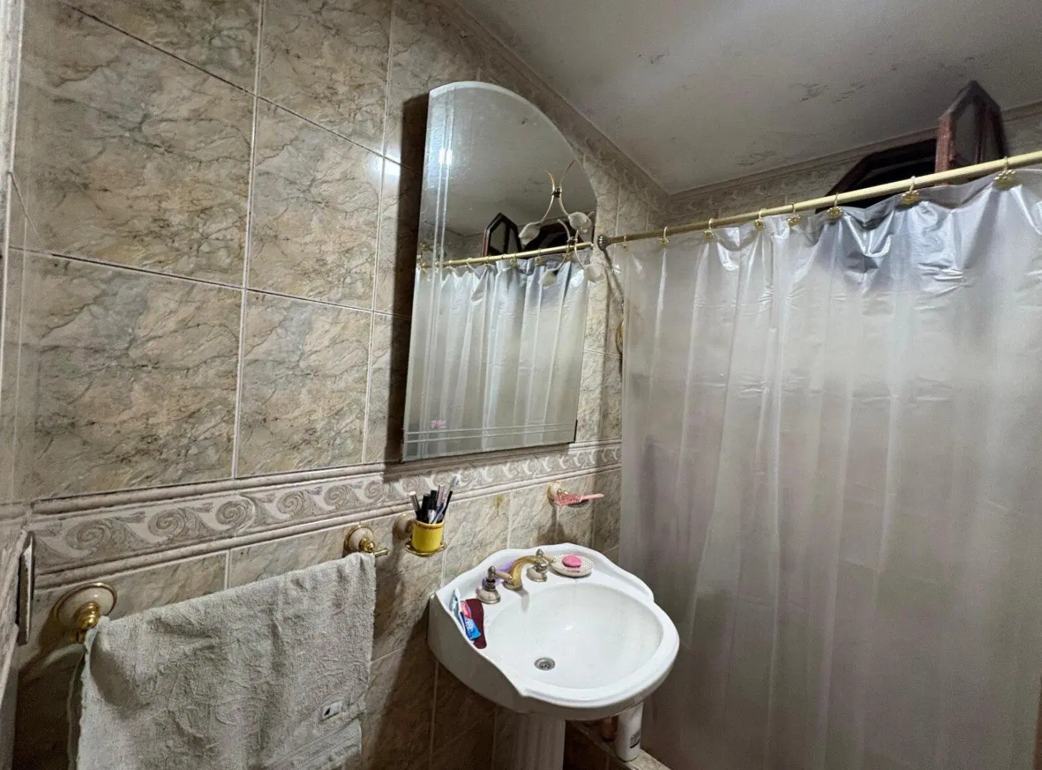 IMPORTANTE CASA A LA VENTA EN MERLO 2