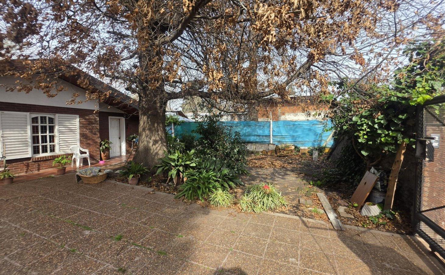 Foto de CASA CON LOTE AMPLIO A LA VENTA EN MERLO - BS.AS., imagen 2