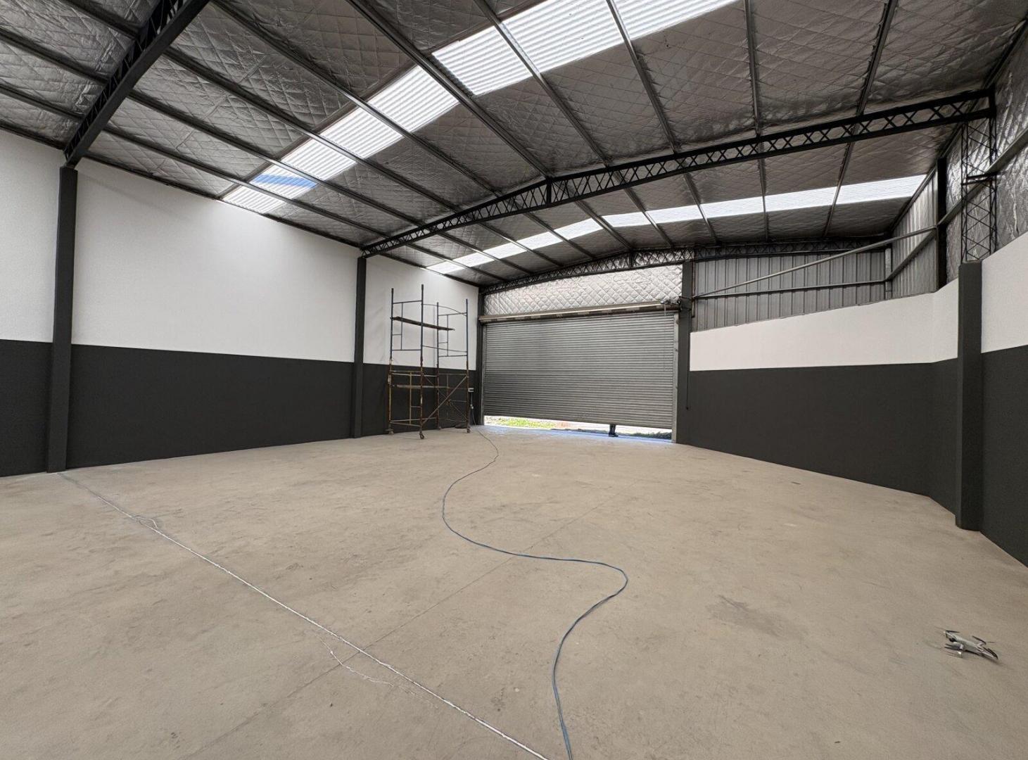Foto de Importante galpón en ALQUILER a estrenar de 300m2 en Ruta 1003 y, imagen 3