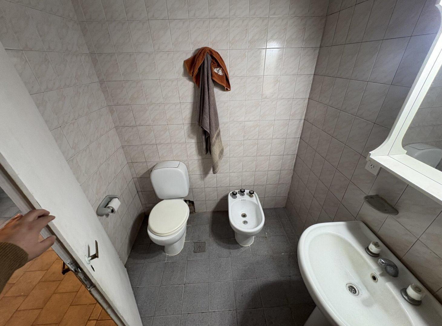 Foto de Casa de 3 ambientes con cochera y patio, imagen 2