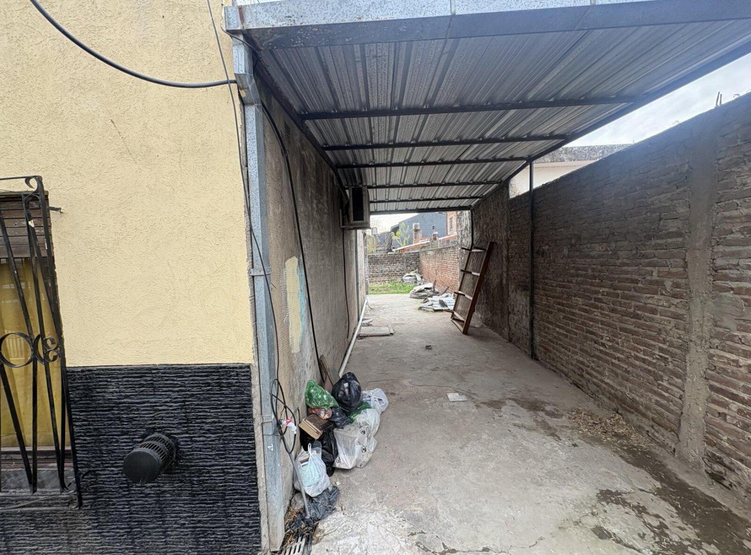 Foto de Casa de 3 ambientes con cochera y patio, imagen 4