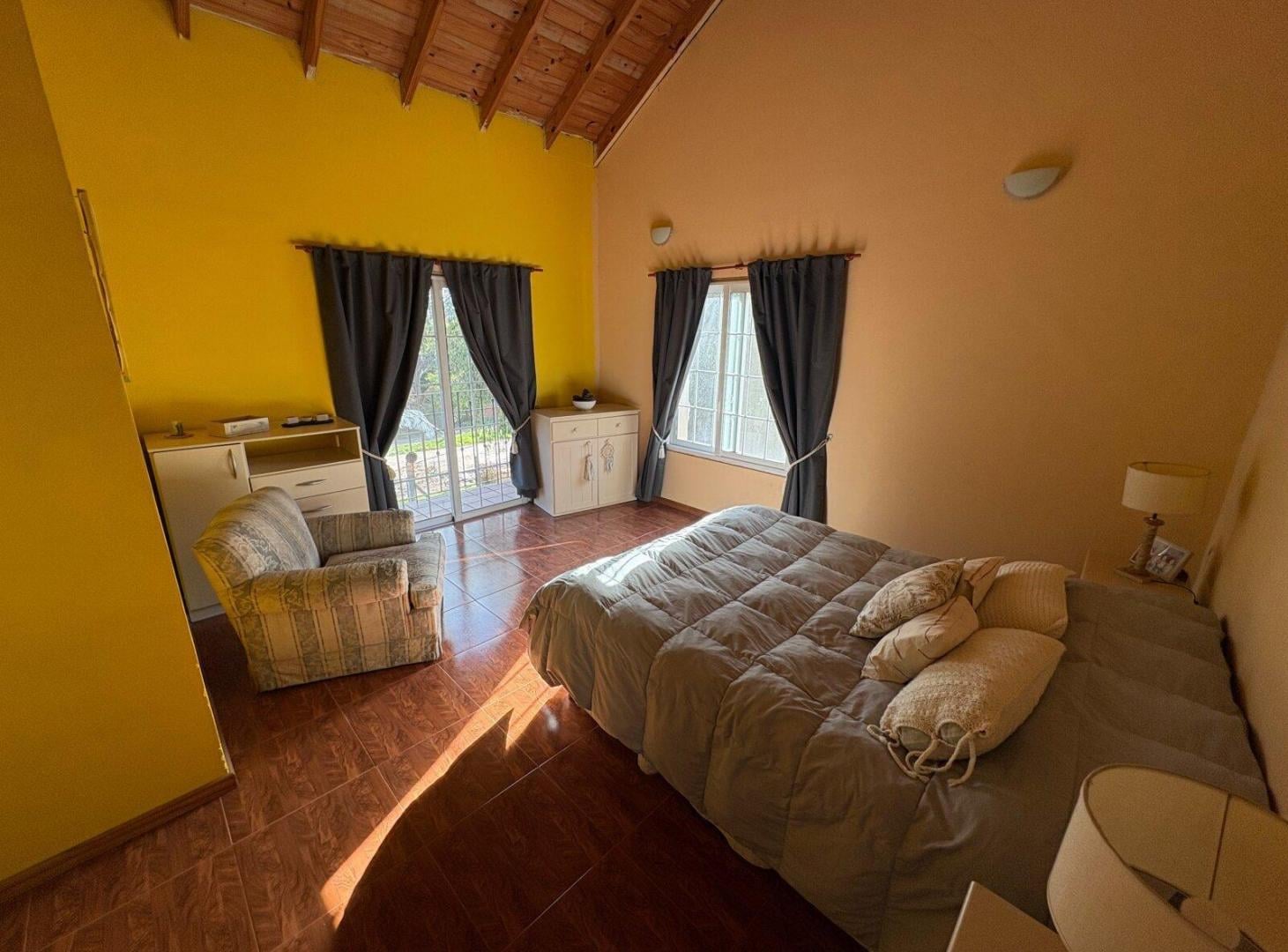 Foto de HERMOSA CASA A LA VENTA CON 4 DORMITORIOS EN EL PARQUE SAN MARTIN, imagen 5