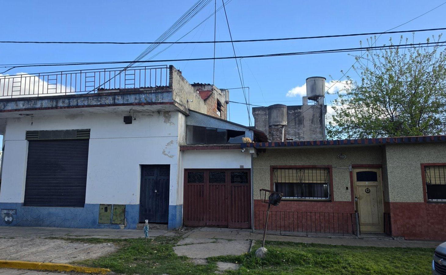 Foto de CASA + LOCAL AMPLIO , A LA VENTA EN MERLO - BS.AS., imagen 2