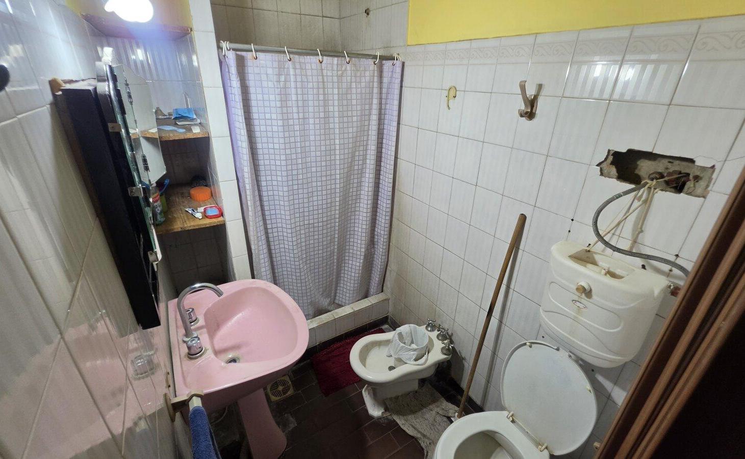 Foto de CASA + LOCAL AMPLIO , A LA VENTA EN MERLO - BS.AS., imagen 4